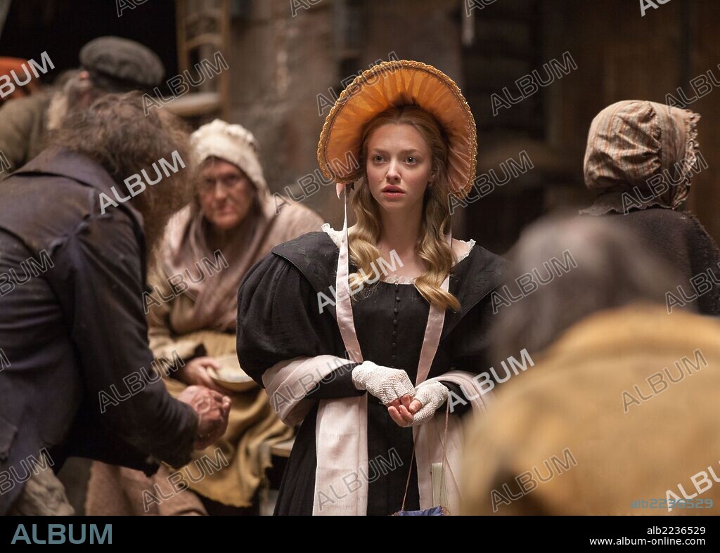 AMANDA SEYFRIED en LOS MISERABLES, 2012 (LES MISERABLES), dirigida por TOM HOOPER. Copyright WORKING TITLE FILMS.