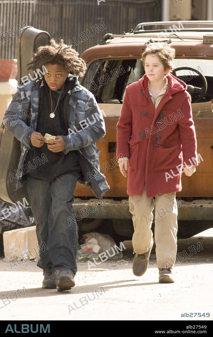 FREDDIE HIGHMORE and LEON G. THOMAS III in AUGUST RUSH, 2007, directed by KIRSTEN SHERIDAN. Copyright CJ ENTERTAINMENT/ODYSSEY ENTERTAINMENT/SOUTHPAW ENTERTAINMEN / GENSER, ABBOT.