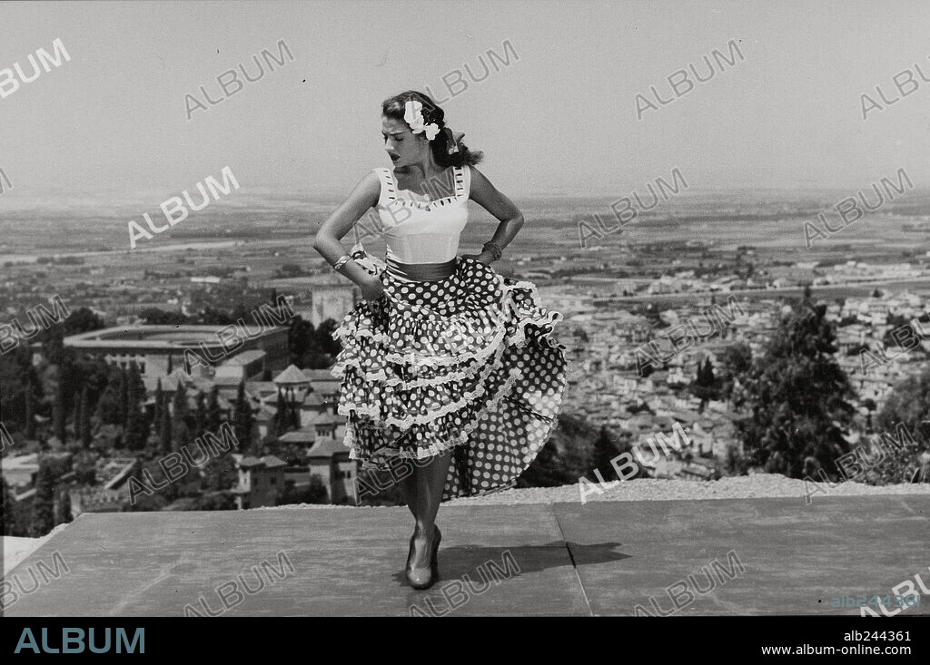 MARIA LUZ GALICIA en DUENDE Y MISTERIO DEL FLAMENCO, 1952, dirigida por EDGAR NEVILLE. Copyright EDGAR NEVILLE PRODUCCION/SUEVIA FILMS.