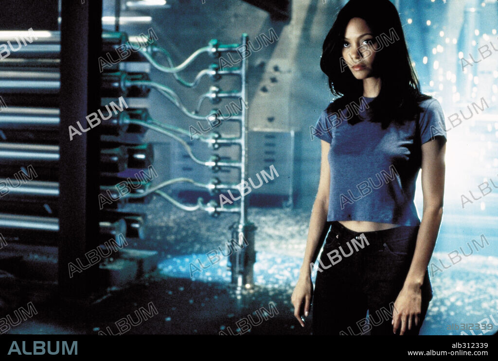 THANDIWE NEWTON in MISSION: IMPOSSIBLE II, 2000, directed by JOHN WOO. Copyright PARAMOUNT PICTURES / BOLAND, JASIN.