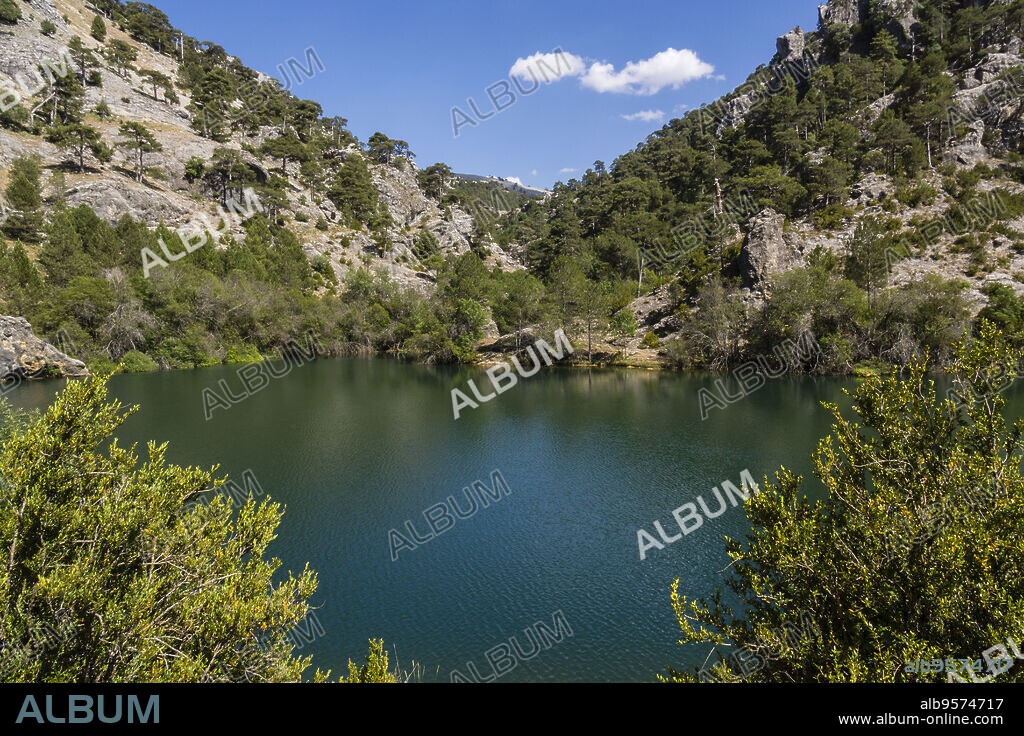 nacimiento del rio Borosa, embalse de Aguas Negras, ruta del rio Borosa, parque natural sierras de Cazorla, Segura y Las Villas, Jaen, Andalucia, Spain.
