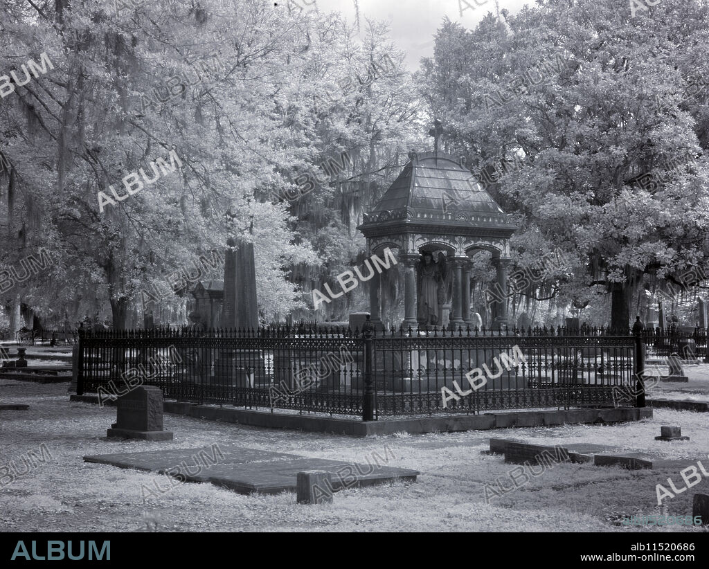 CAROL HIGHSMITH. Old Live Oak Cemetery located in Selma, Alabama, has the graves of Confederate soldiers and prominent Selma residents. Includes statue of Elodie B. Todd, half-sister of Mary Todd Lincoln; mausoleum of Vice President William Rufus King; and Benjamin Sterling Turner.