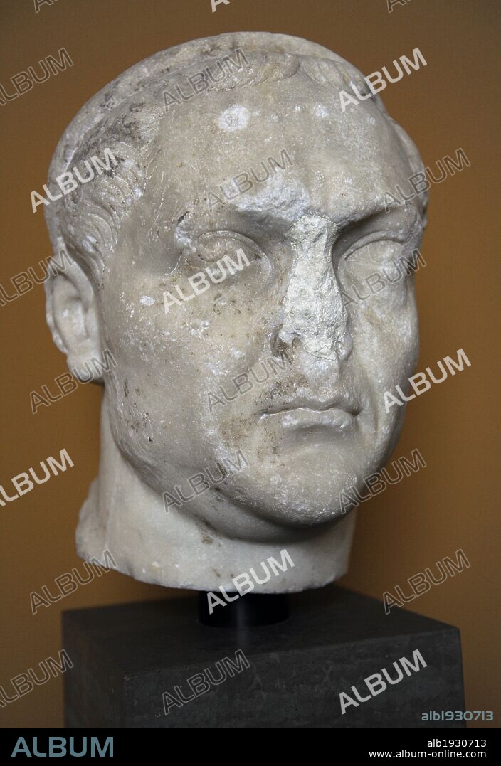 Publio Licinio Valeriano (en latín Publius Licinius Valerianus; 200-260). Emperador romano desde 253 hasta 260. Pieza procedente de Asia Menor, 253-260 d. C. Mármol. MUSEO CARLSBERG GLYPTOTEK. Copenhague. Dinamarca. Norte Europa.