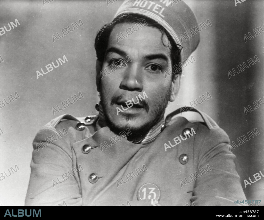 CANTINFLAS en GRAN HOTEL, 1944, dirigida por MIGUEL M. DELGADO. Copyright POSA FILMS, S.A.
