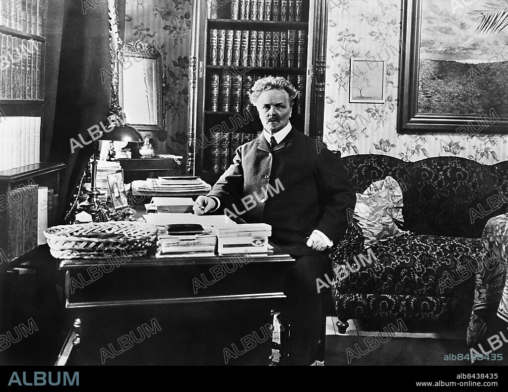ARKIV 1900. Osäkert årtal. Författaren August Strindberg (1849-1912).. Swedish author August Strindberg, novelist and playwriter.. Foto:Scanpix Historical/1900. Scanpix SWEDEN.