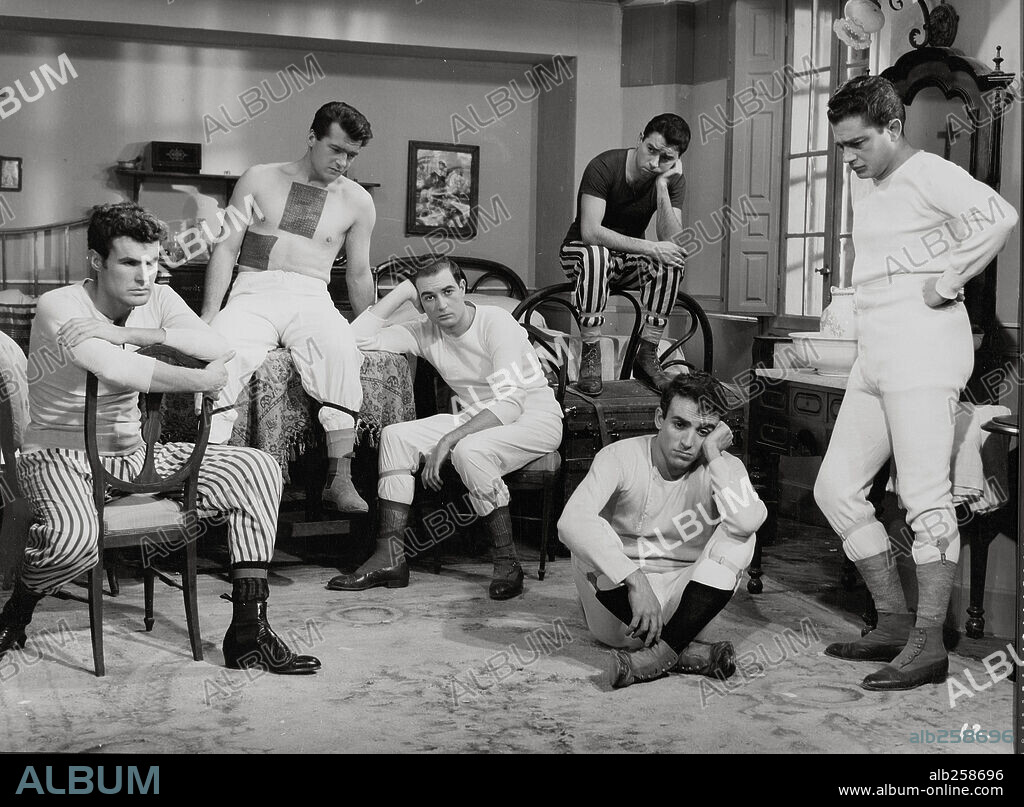 JULIO RISCAL y PEPE RUBIO en LA CASA DE LA TROYA, 1959, dirigida por RAFAEL GIL. Copyright CORAL P.C.