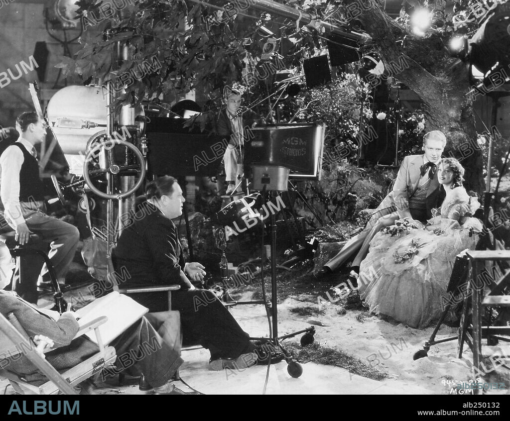 JEANETTE MACDONALD, NELSON EDDY and ROBERT Z. LEONARD in MAYTIME, 1937, directed by ROBERT Z. LEONARD. Copyright M.G.M.