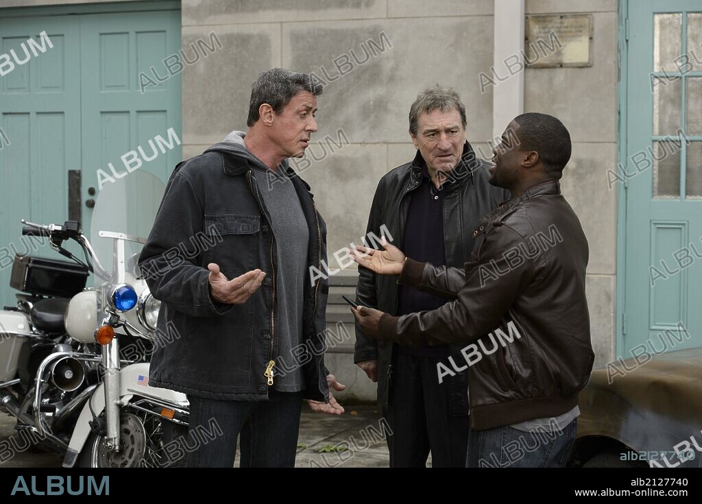 KEVIN HART, ROBERT DE NIRO y SYLVESTER STALLONE en LA GRAN REVANCHA, 2013 (GRUDGE MATCH), dirigida por PETER SEGAL. Copyright WARNER BROS.
