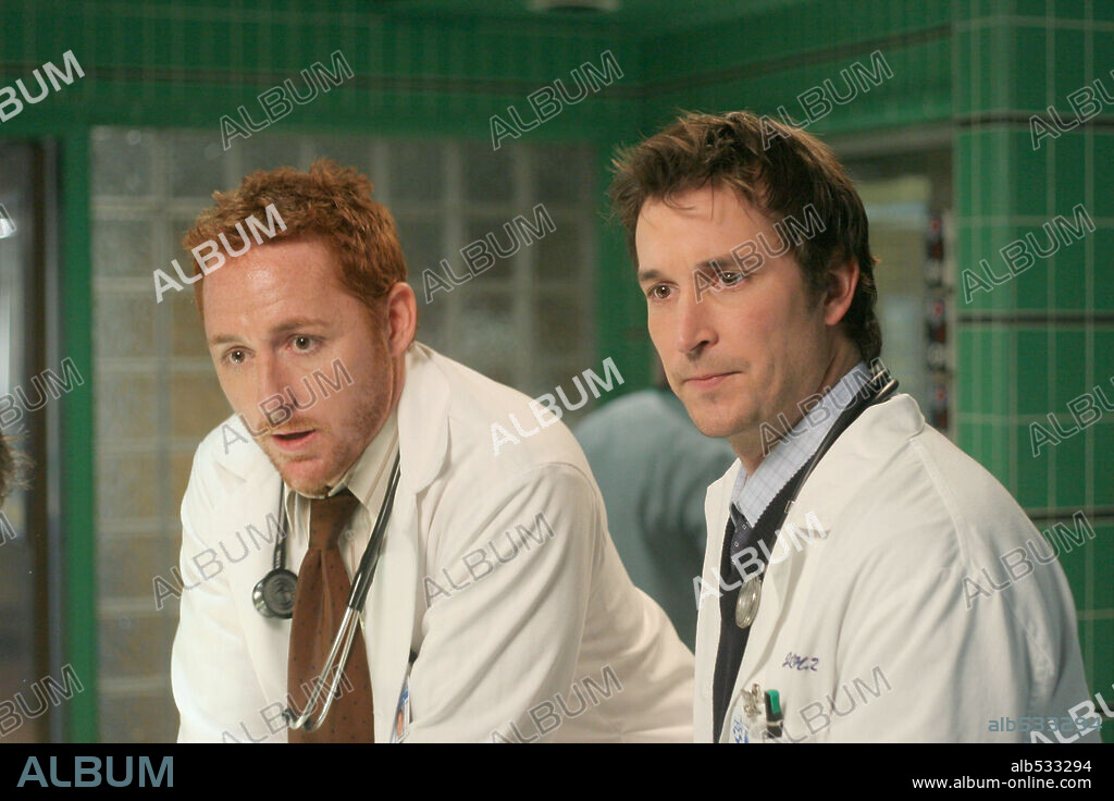 NOAH WYLE und SCOTT GRIMES in EMERGENCY ROOM - DIE NOTAUFNAHME, 1994 (ER), unter der Regie von CHRISTOPHER CHULACK, JONATHAN KAPLAN, LESLIE LINKA GLATTER und RICHARD THORPE. Copyright WARNER BROS TV/AMBLIN TV.
