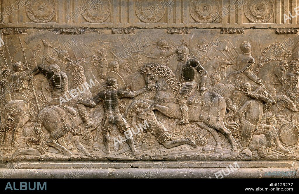 JUAN DE OREA. RELIEVE DE LA BATALLA DE PAVIA-FACHADA OCCIDENTAL O DE LA EMPERATRIZ.