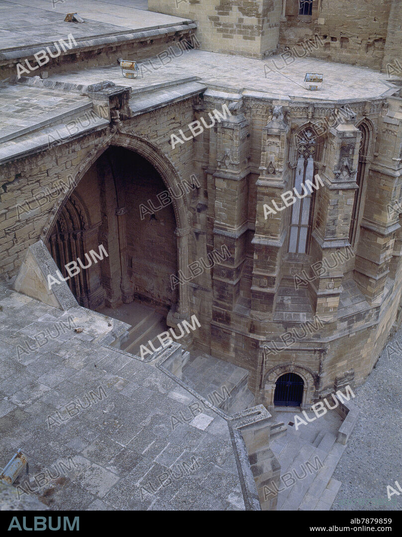 FACHADA SUR-NAVE LATERAL-PUERTA DELS FILLOLS-S XIII-ARQUITECTURA GOTICA CATALANA - FOTO AÑOS 70.