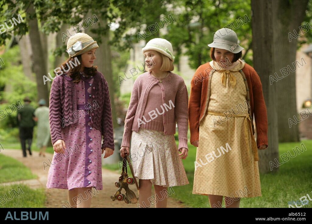 ABIGAIL BRESLIN in KIT KITTREDGE: AN AMERICAN GIRL, 2008, directed by PATRICIA ROZEMA. Copyright AMERICAN GIRL BRANDS/GOLDSMITH-THOMAS PRODUCTIONS/HBO FILMS.