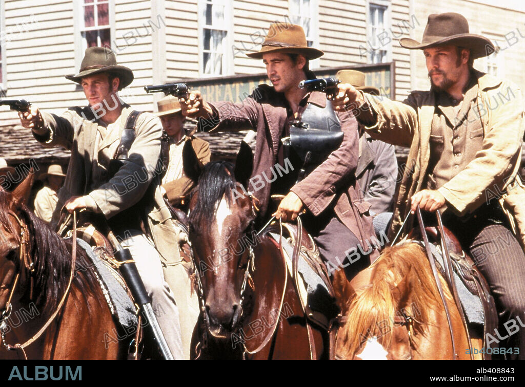 COLIN FARRELL, GABRIEL MACHT and SCOTT CAAN in AMERICAN OUTLAWS, 2001, directed by LES MAYFIELD. Copyright MORGAN CREEK.