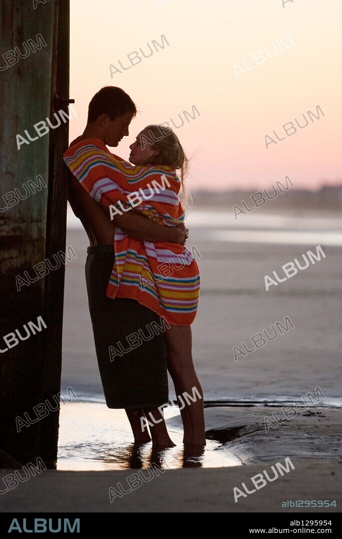AMANDA SEYFRIED y CHANNING TATUM en QUERIDO JOHN, 2010 (DEAR JOHN), dirigida por LASSE HALLSTROM. Copyright RELATIVITY MEDIA/TEMPLE HILL PRODUCTIONS.