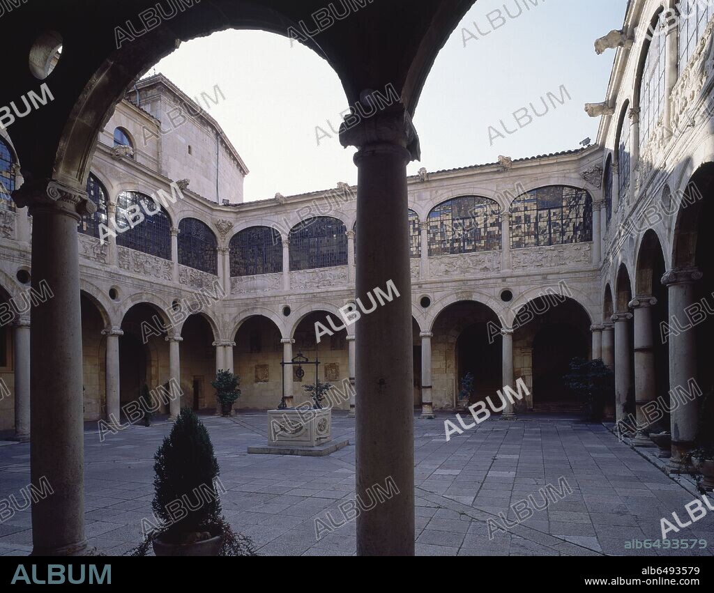 RODRIGO GIL DE HONTAÑON (1505-1577). PATIO DEL ANTIGUO PALACIO DE LOS GUZMANES - CONSTRUCCION DEL SIGLO XVI - CONVERTIDO EN DIPUTACION.