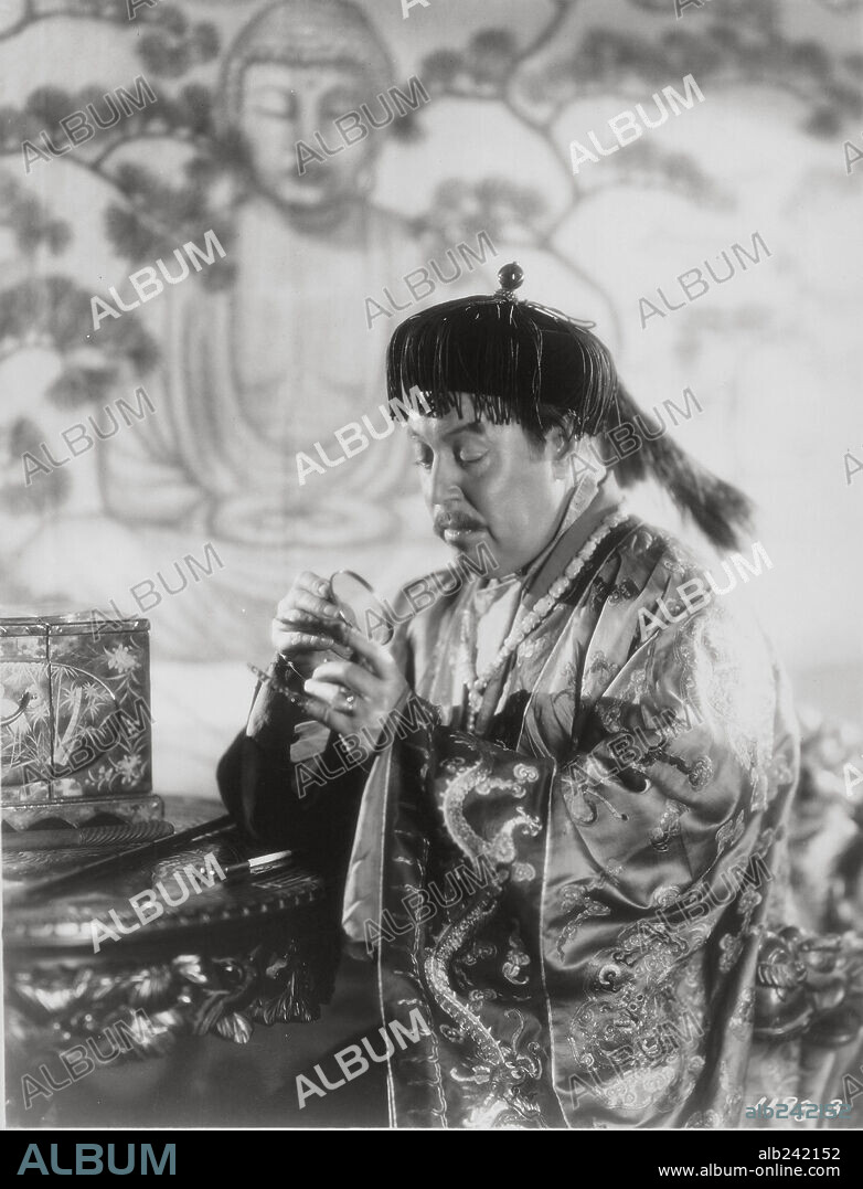 WARNER OLAND in THE RETURN OF DR. FU MANCHU, 1930, directed by ROWLAND V. LEE. Copyright PARAMOUNT PICTURES.