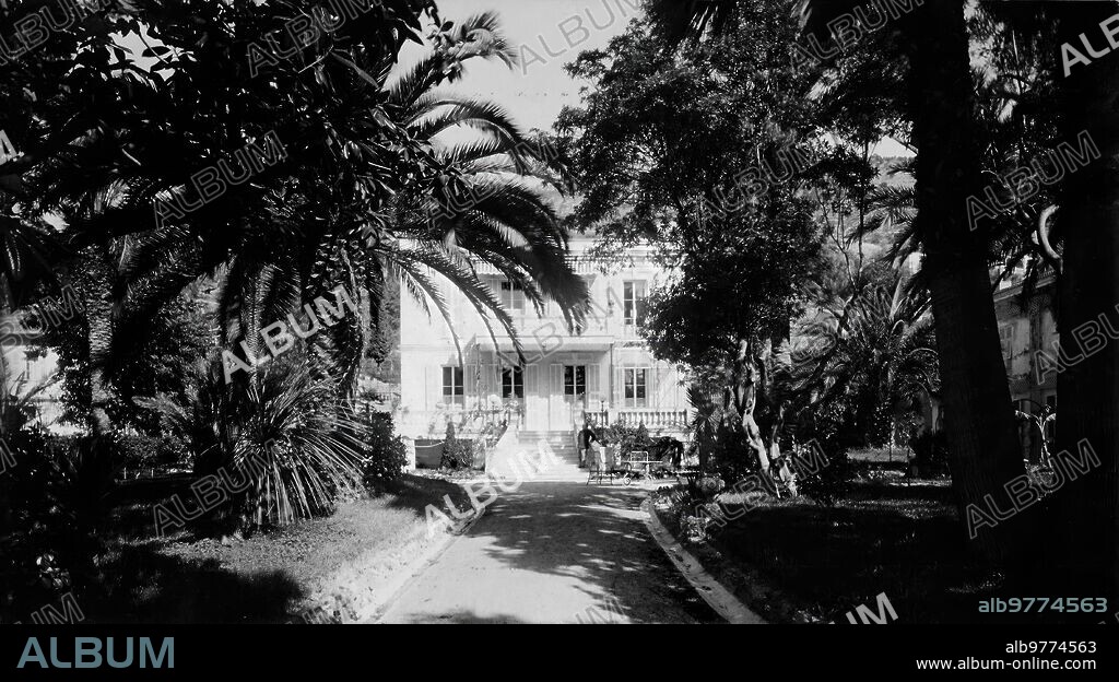 Menton (France), April 1922. The Fontana-Rosa villa, residence of the famous novelist Blasco Ibáñez.