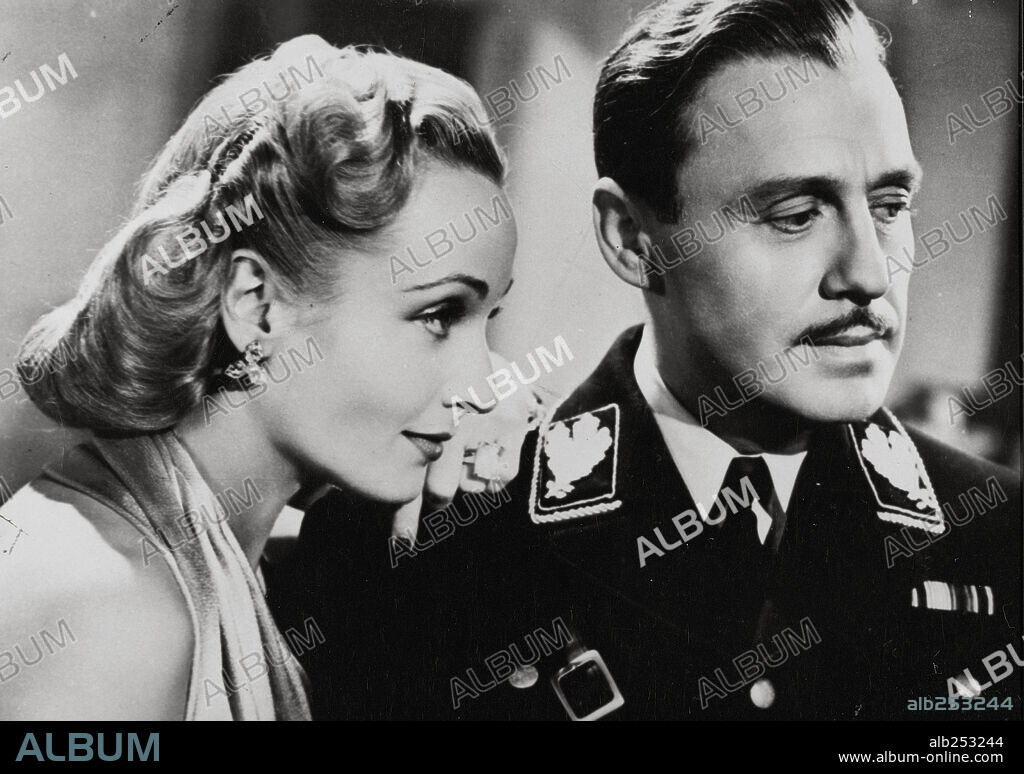 CAROLE LOMBARD und JACK BENNY in SEIN ODER NICHTSEIN - HEIL HAMLET, 1942 (TO BE OR NOT TO BE), unter der Regie von ERNST LUBITSCH. Copyright UNITED ARTISTS.