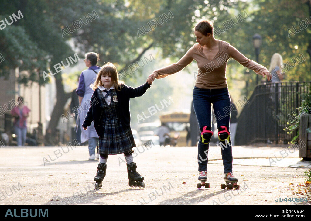 EMMA BOLGER and SAMANTHA MORTON in IN AMERICA, 2002, directed by JIM SHERIDAN. Copyright 20TH CENTURY FOX.