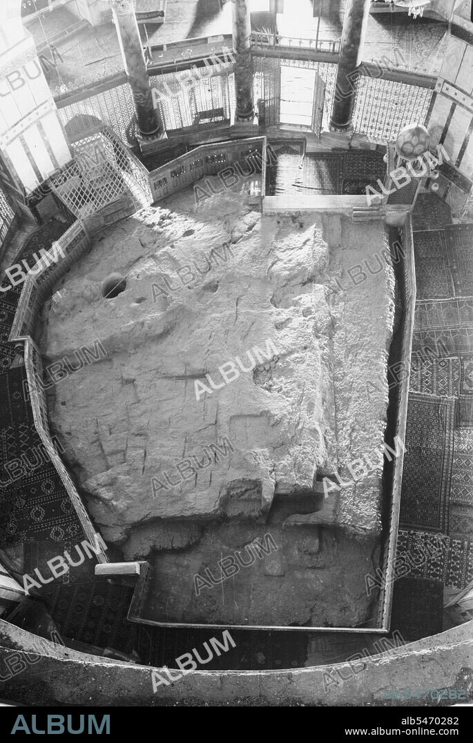 Temple area, Mosque of Omar [i.e., Dome of the Rock], etc. Rock Moriah, from the dome. ca. 1900.