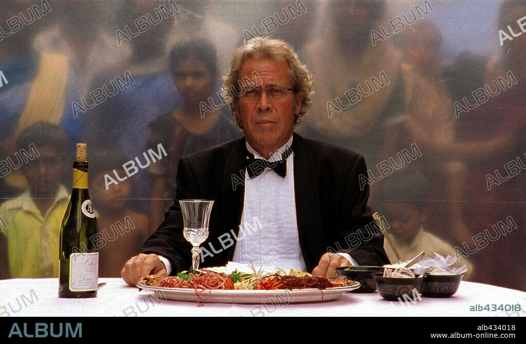 JORGEN LETH in THE FIVE OBSTRUCTIONS, 2003 (FEM BENSPÆND, DE), directed by JORGEN LETH and LARS VON TRIER. Copyright ZENTROPA REAL APS/WAJNBROSSE PROD/ALMAZ FILM PROD / Cortesía Alb.