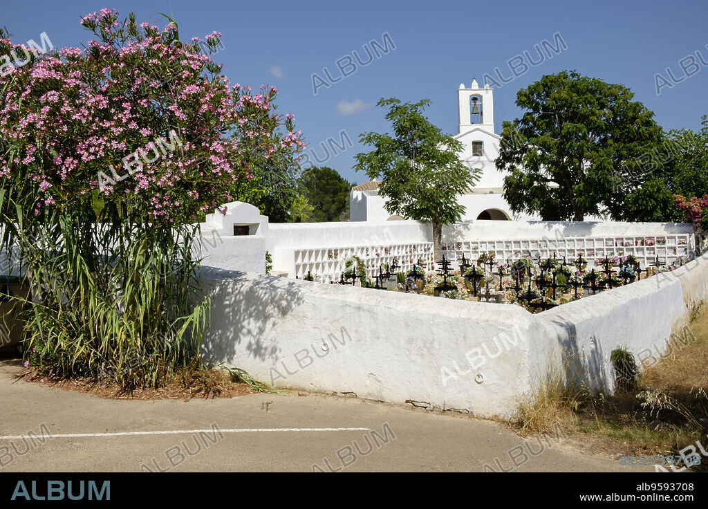 cementerio, iglesia de Sant llorenç de balàfia, siglo XVIII, Sant llorenç, Ibiza, balearic islands, Spain.