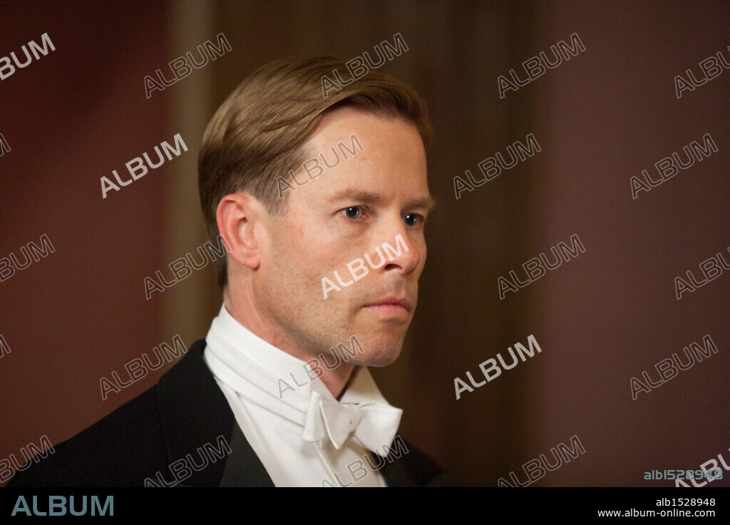 GUY PEARCE in THE KING'S SPEECH, 2010, directed by TOM HOOPER. Copyright SEE SAW FILMS.