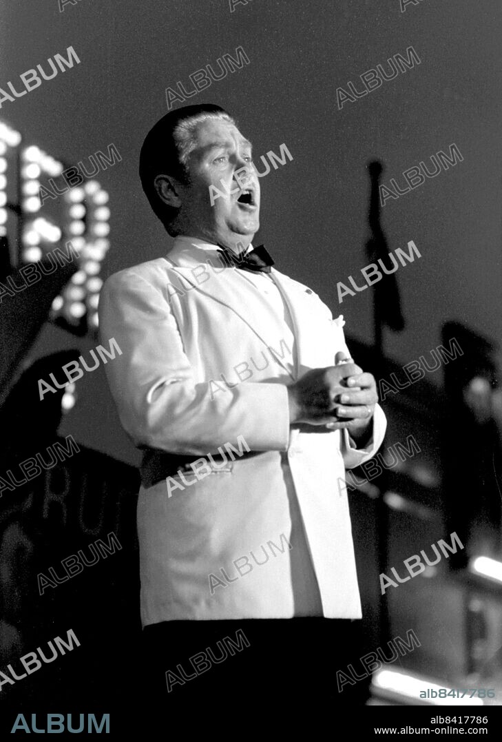 ARKIV 1950 . Jussi Björling sjunger på Gröna Lund i Stockholm.. Swedish opera singer Jussi Björling at a concert at Gröna Lund in Stockholm.. Bilden publicerad i Jacob Forsells bok om Jussi.. Foto: Folke Hellberg / DN / TT / Kod: 23.