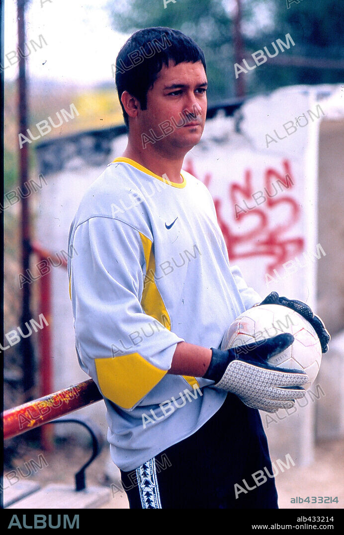 SECUN DE LA ROSA en DIAS DE FUTBOL, 2003, dirigida por DAVID SERRANO. Copyright TELESPAN 2000/ESTUDIOS PICASSO/MAMA FILMS/NIMBUS FILM.