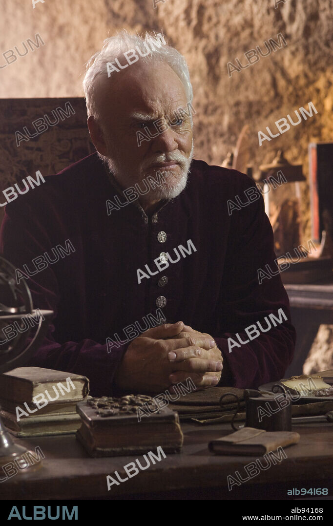 MALCOLM McDOWELL in DOOMSDAY, 2008, directed by NEIL MARSHALL. Copyright CRYSTAL SKY PICTURES/INTREPID PICTURES/MOONLIGHTING FILMS/ / MAIDMENT, JAY.