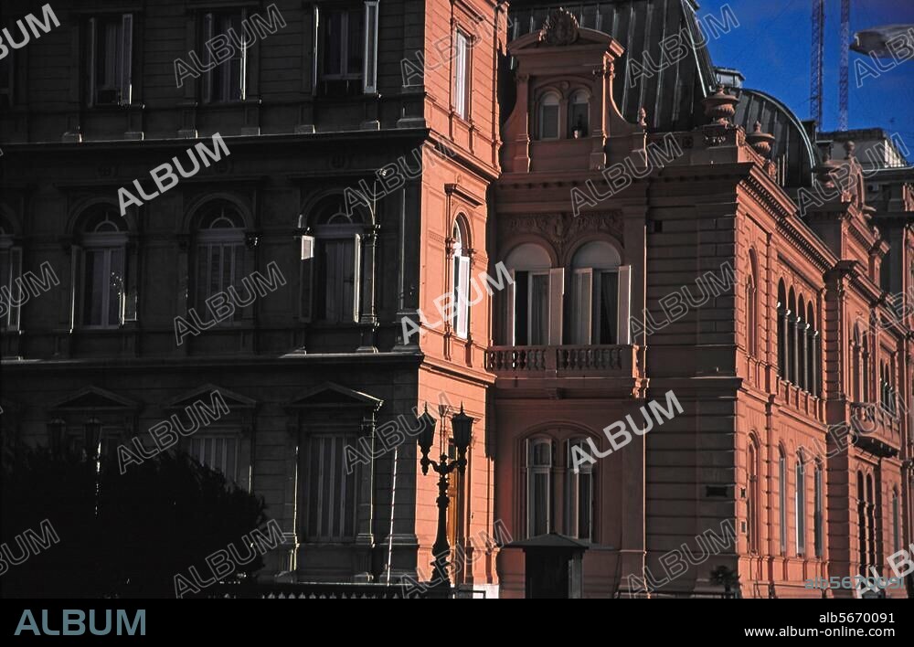 Buenos Aires (Argentina), Casa Rosada, Plaza de Mayo (presidential palace). Exterior view. Photo, undat.