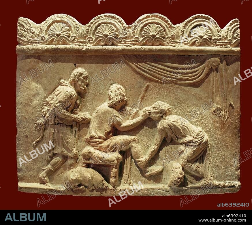 Italien, augusteisch, 1.Jh.v.Chr.-1.Jh.n.Chr.-Architektonische Friesplatte mit Odysseus vor Eurykleia.-Ton, gebrannt, aus Matrize gewonnen, H. 35 cm, B. 43 cm. Sammlung Ludwig. Inv.Nr. Fa 3.