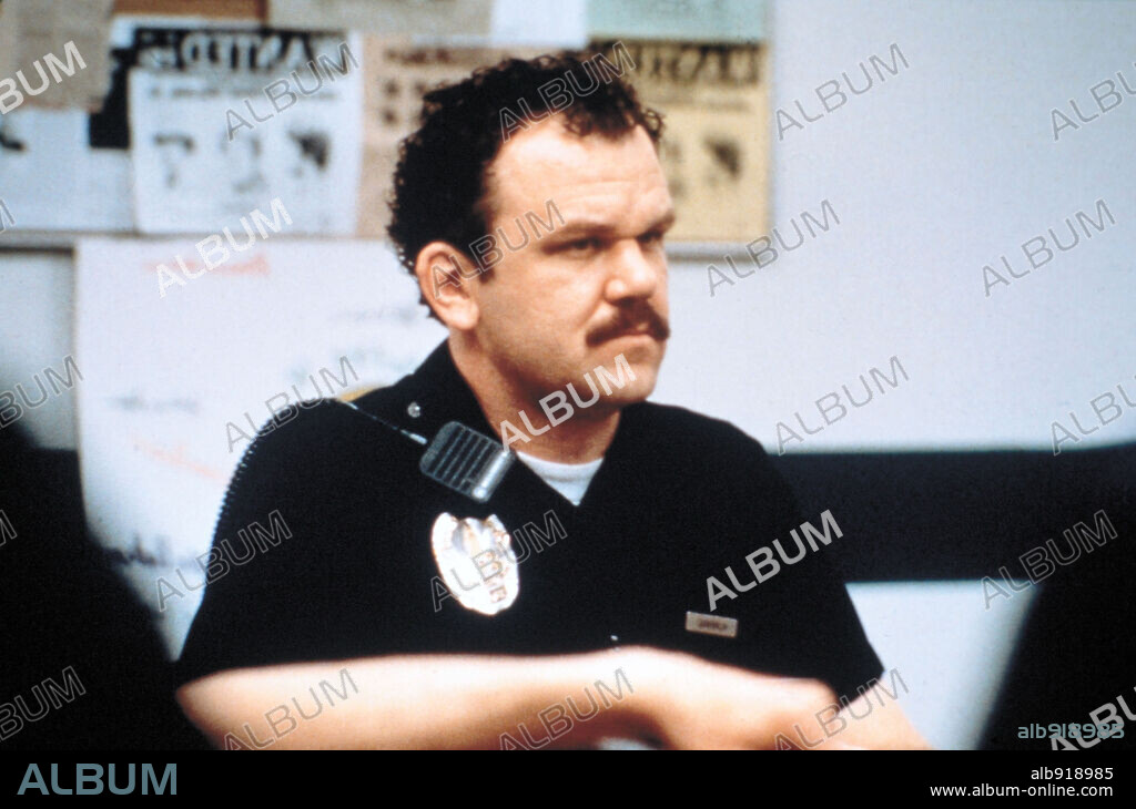 JOHN C. REILLY in MAGNOLIA, 1999, directed by PAUL THOMAS ANDERSON. Copyright NEW LINE CINEMA.