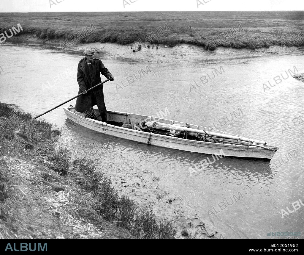 Sydney Tiffin, who discovered the dismembered remains of Stanley Setty, murdered London Motor Dealer, in the sea off the desolate marshes near Tillingham, Essex. 23rd October 1949.