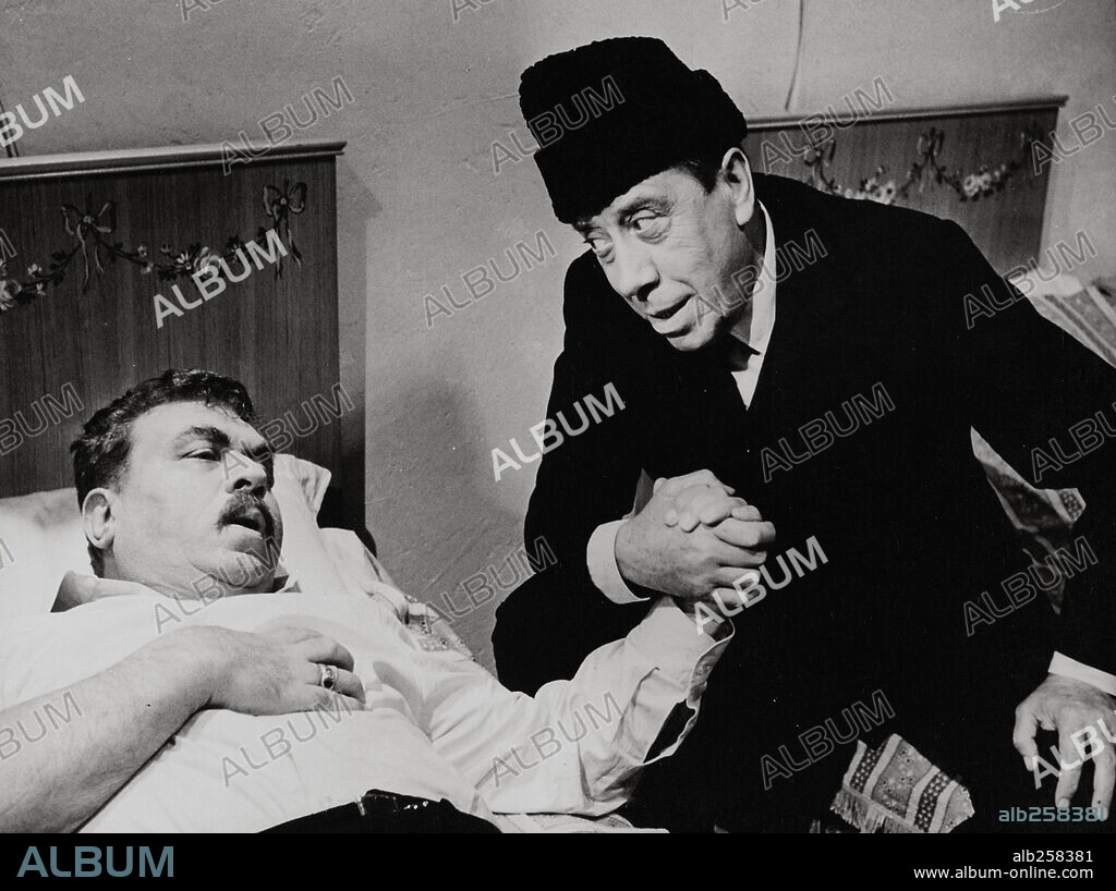 FERNANDEL and GINO CERVI in DON CAMILLO IN MOSCOW, 1965 (IL COMPAGNO DON CAMILO), directed by LUIGI COMENCINI.