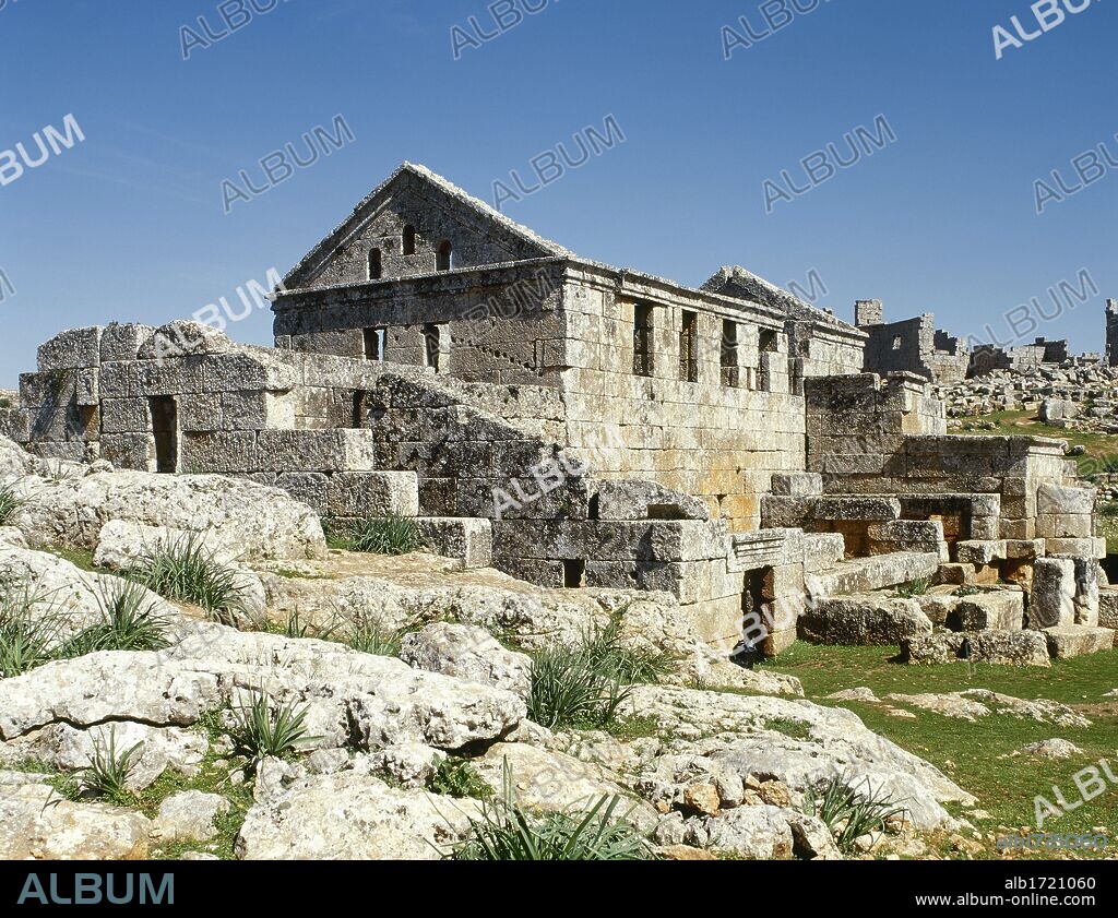 ARTE ROMANO. SIRIA. SIRSHILA. Antigua ciudad, capital de municipio durante la época romana. Vista general del exterior del edificio de las antiguas TERMAS. (CIUDADES MUERTAS). Alrededores de Bara.