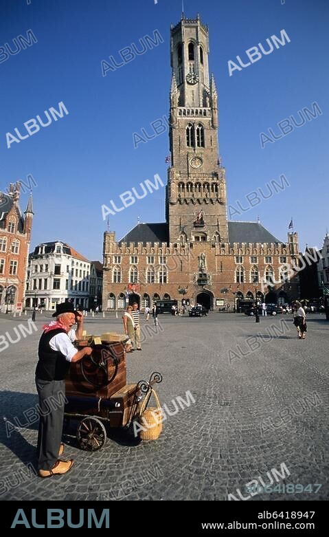 Brügge (Flandern, Belgien) Tuchhalle ( 1248-1365, Belfried 1240-1487).-Außenansicht.-Foto, undat.