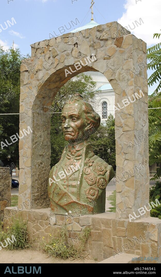ALEKSANDR SUVOROV (1729-1800). Conde Suvórov de Rímnik, Príncipe de Italia. Militar del Imperio Ruso. Uno de los pocos generales de la história que nunca perdió una batalla. Participó en la Guerra Ruso-Turca (1768-1774). Busto realizado por el escultor A. Maksimenko. Yevpatoriya. República Autónoma de Crimea. Ucrania.