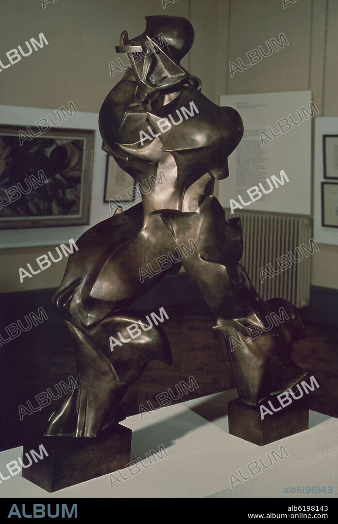 UMBERTO BOCCIONI (1882-1916). FORMA UNICA DE LA CONTINUIDAD EN EL ESPACIO - 1913 - FUTURISMO ITALIANO.