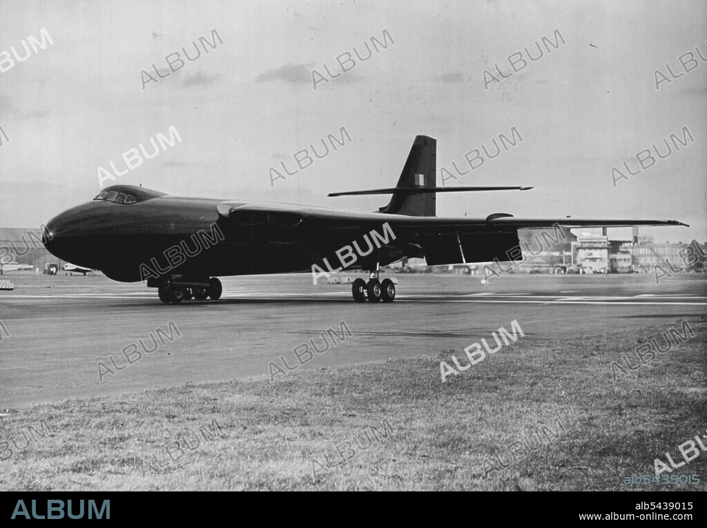S.B.A.C. Flying Display At Farnborough. -- A Vickers Valiant bomber, powered by four Rolls-Royce Avon jet engines seen on the runway at Farnborough today. September 9, 1953. (Photo by Fox Photos).;S.B.A.C. Flying Display At Farnborough. -- A Vickers Valiant bomber, powered by four Rolls-Royce Avon jet engines seen on the runway at Farnborough today.