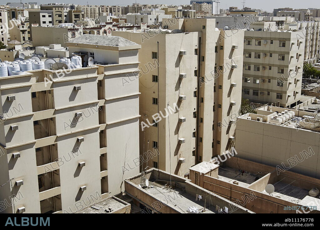Al Asiri district with an older style of building, Doha, Qatar, Middle East.