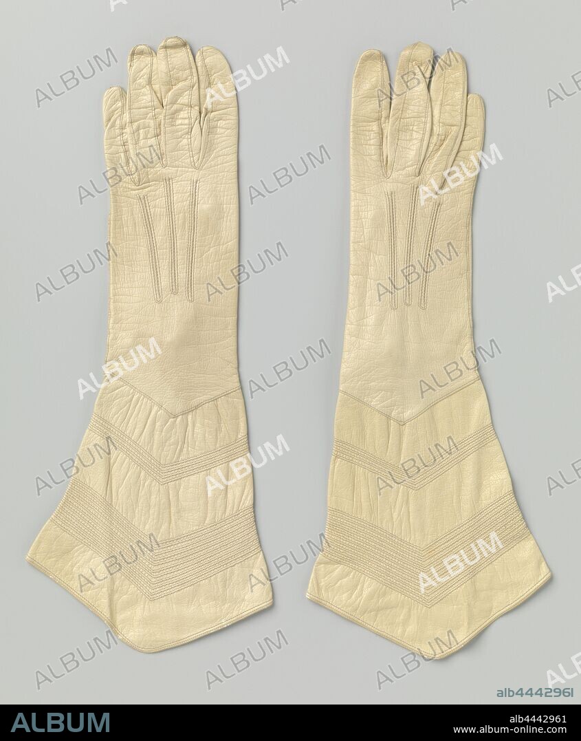 Pair of gloves with pointed cuffs Beige glacé leather glove, Right glove of beige glacé leather. Model: Three-quarter hose with hoods and middle vents. Seams of the caps formed and stitched into deep points. Thick pearl as a clasp. Address: printed inside: 1. BILTON / V.S.PAT.SEPT.19.'22 (?). 2. Crowned eagle with banderole with M. LAIMBOCK / UITTYROL / AMSTERDAM / K. HOF SUPPLIER (unclear) and: MADE IN SAXONY. Saxony, for Laimböck Amsterdam. 1922-1930 (?)., M. Laimböck, c. 1922 - c. 1930, geheel, l 34 cm × w 9 cm.