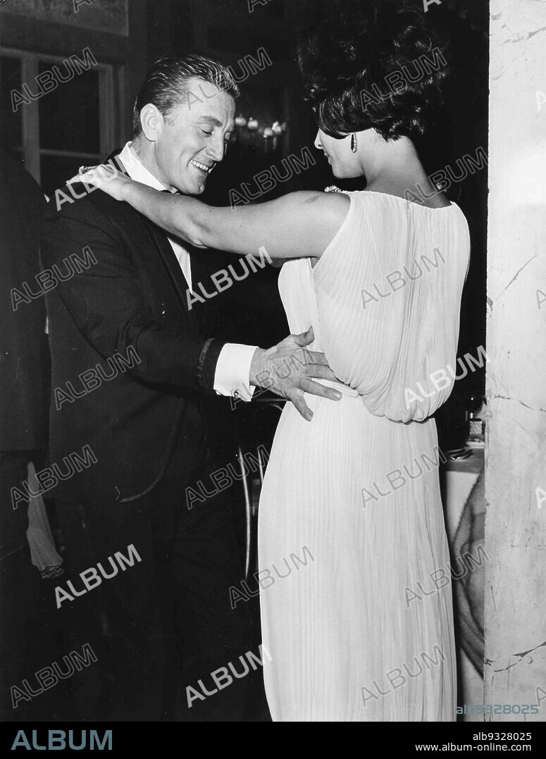 Kirk Douglas, Liz Taylor, 60s.