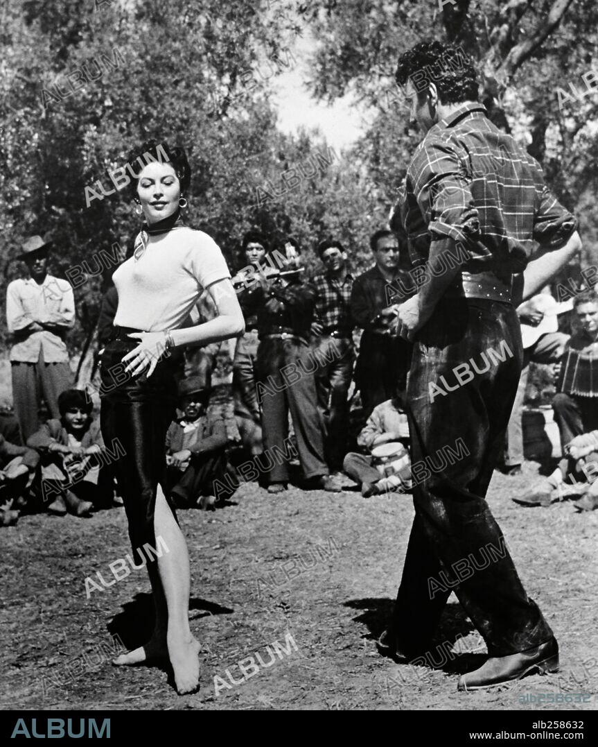AVA GARDNER in THE BAREFOOT CONTESSA, 1954, directed by JOSEPH L. MANKIEWICZ. Copyright UNITED ARTISTS.