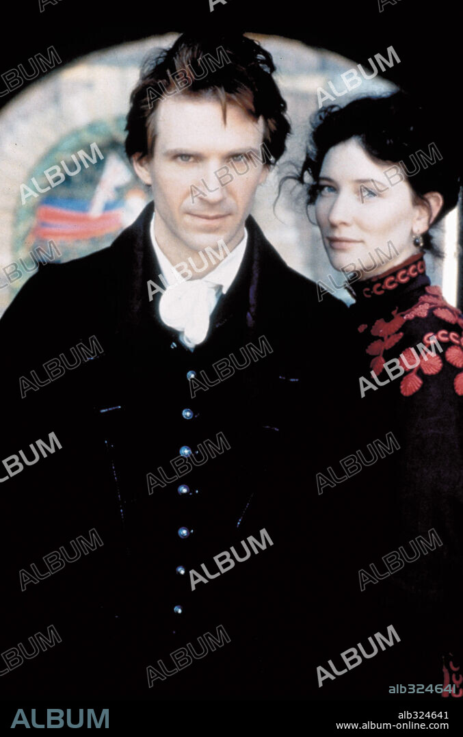 CATE BLANCHETT and RALPH FIENNES in OSCAR AND LUCINDA, 1997, directed by GILLIAN ARMSTRONG. Copyright AUSTRALIAN FILM FINANCE/DALTON FILMS/MERIDIAN FILMS / LE MASURIER, PHILIP.