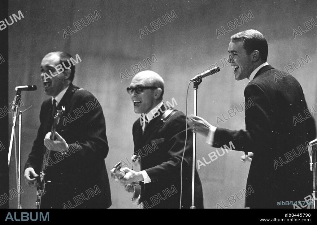 Göteborg 1965-11-01 Gala på Konserthuset med bl.a. Yvonne Norrman, Jerry Williams, Hotenanny Singers och Sten & Stanley. *** Local Caption *** . KAMERAREPORTAGE.