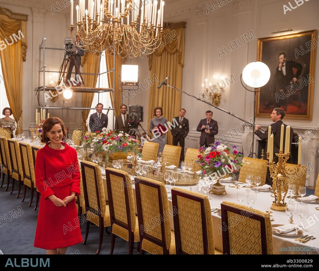 GRETA GERWIG y NATALIE PORTMAN en JACKIE, 2016, dirigida por PABLO LARRAIN. Copyright BLISS MEDIA/FABULA/PROTOZOA PICTURES / BRANCHU, STEPHANIE.