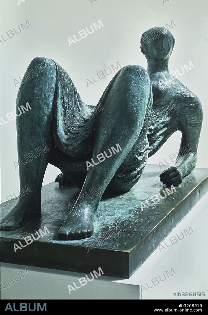 HENRY MOORE. Figura reclinada vestida, 1952-53.