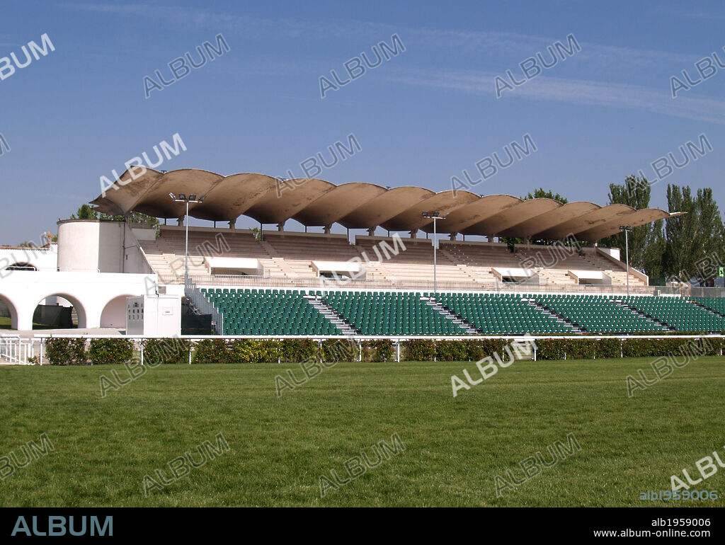 HIPICA. Carrera de caballos celebrada en el Hipódromo de la Zarzuela. Madrid. España.