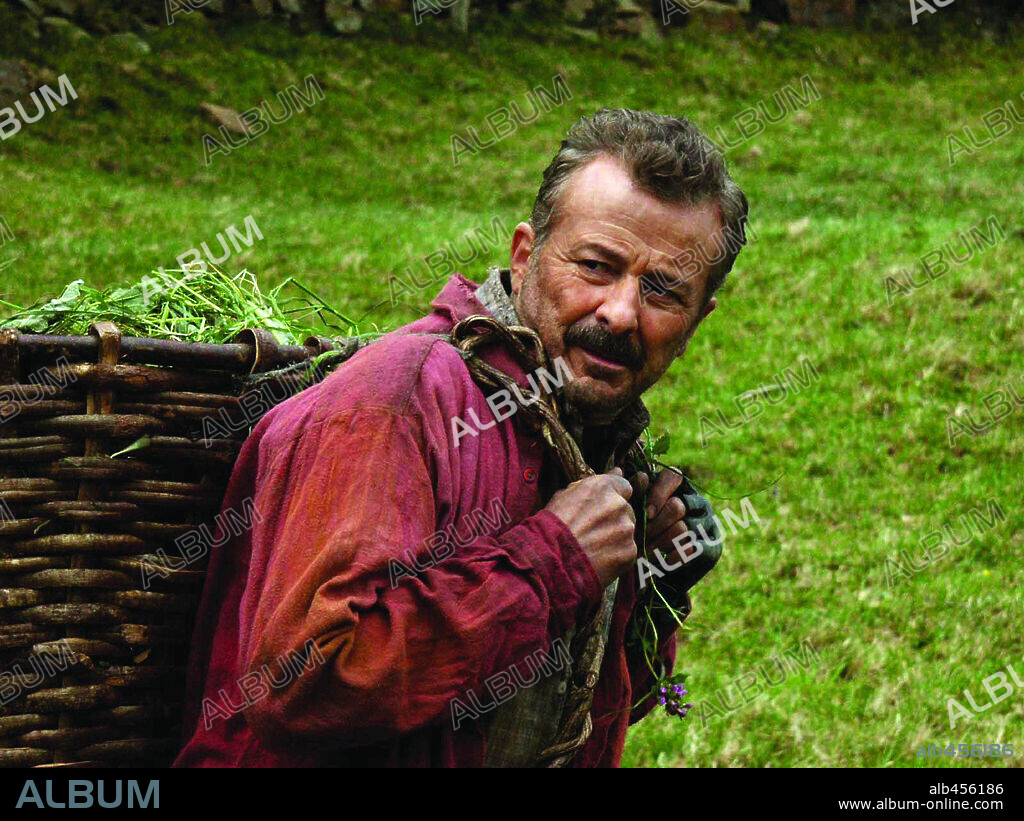 JUAN DIEGO in LA VIDA QUE TE ESPERA, 2004, directed by MANUEL GUTIERREZ ARAGON. Copyright TORNASOL FILMS/CONTINENTAL PRODUCCIONES/TVG.